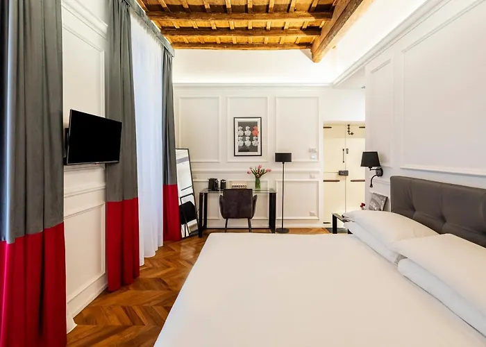 Largo Arenula 4*